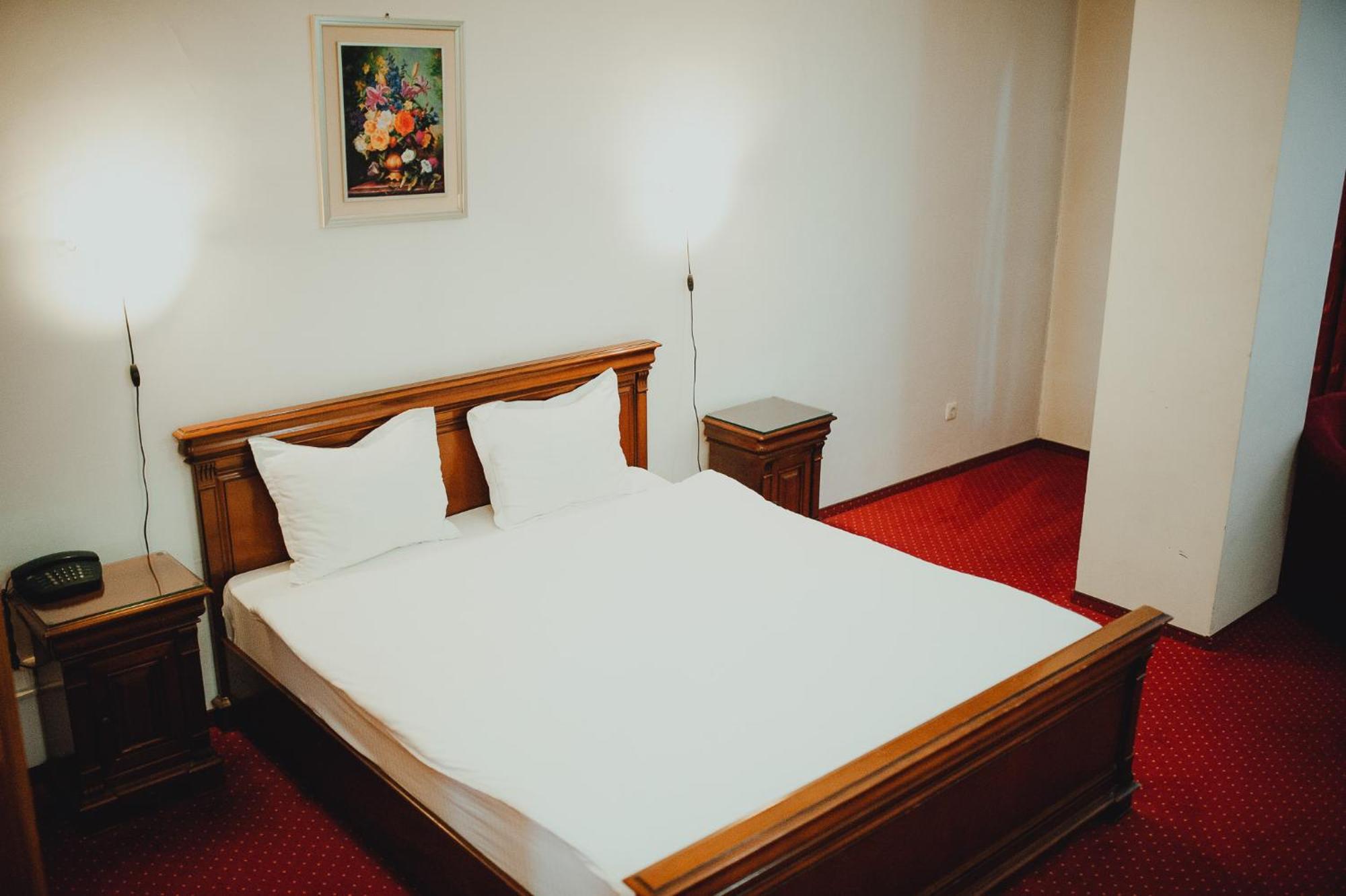 Hotel Bavaria Craiova Kültér fotó