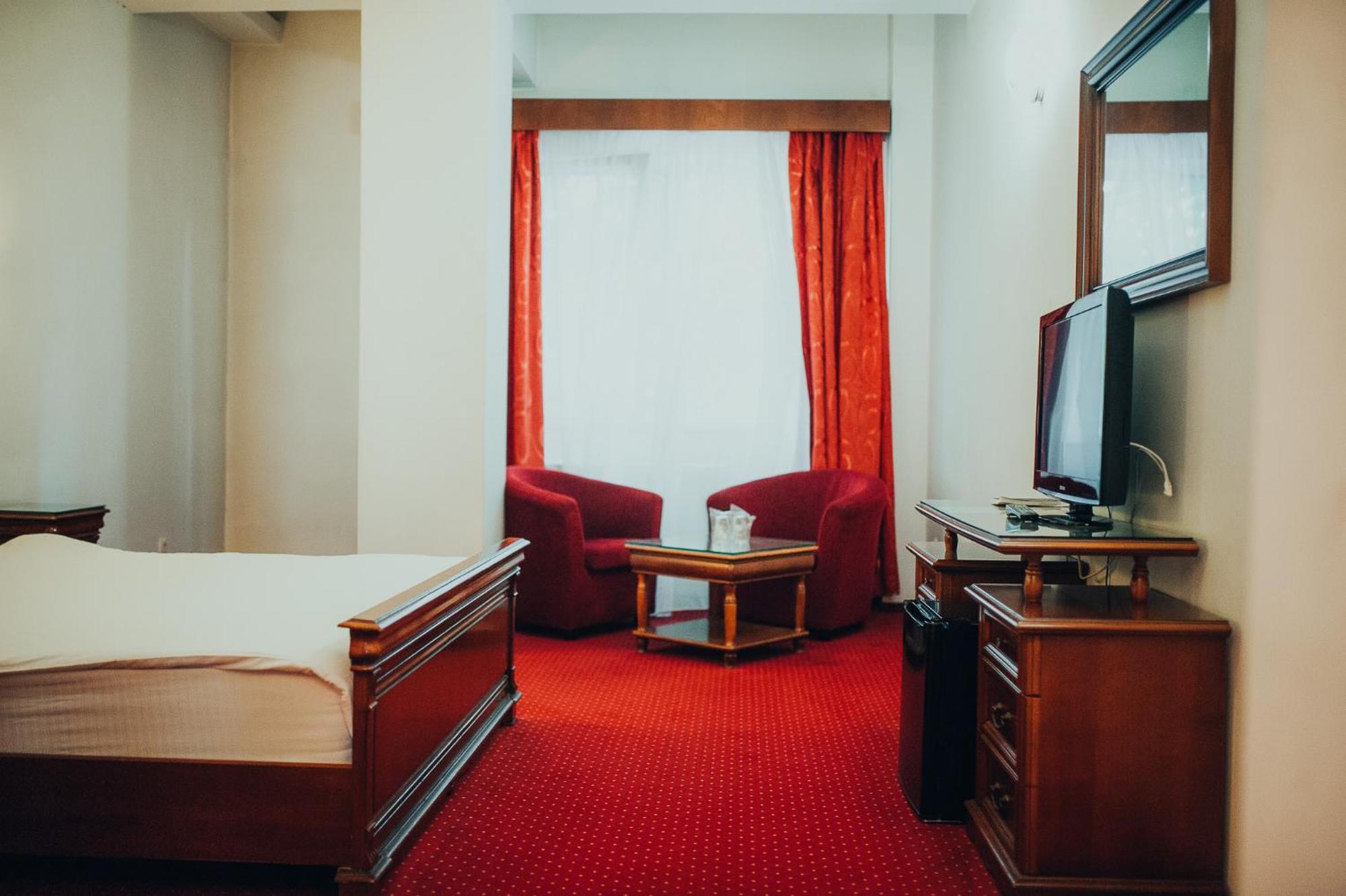Hotel Bavaria Craiova Kültér fotó