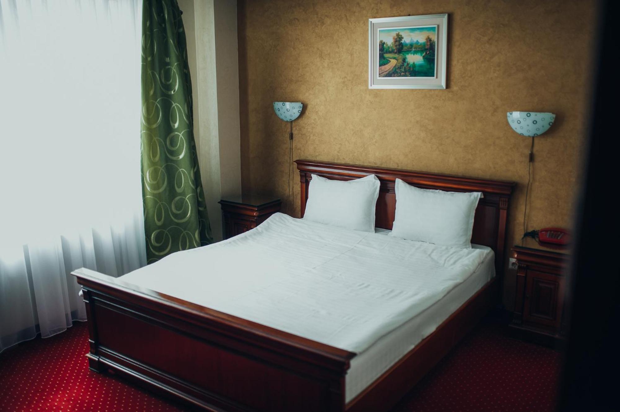 Hotel Bavaria Craiova Kültér fotó