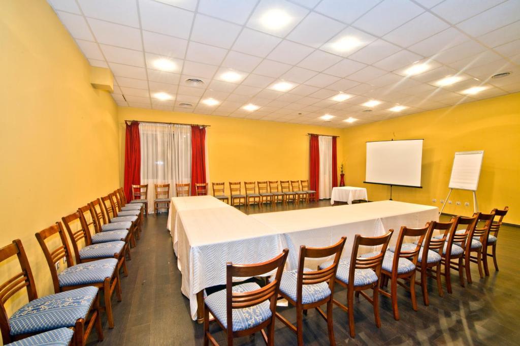 Hotel Bavaria Craiova Kültér fotó