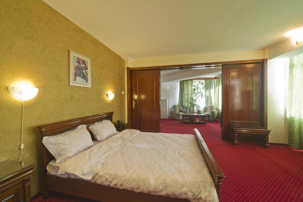Hotel Bavaria Craiova Kültér fotó